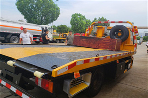 赣县附近拖车电话号码服务